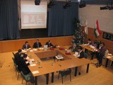 A napirendek között a testület tagjai 2011. január 30-áig meghosszabbították a város teljes ter...