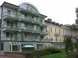 Október 1-étől nevet váltott a Hévízgyógyfürdő Kht. négycsillagos szállodája, s a korábbi Hetes...